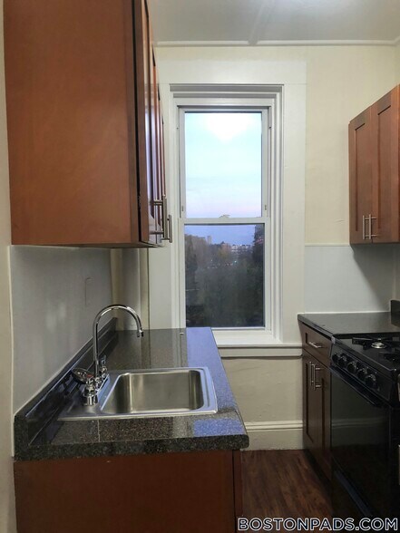 Building Photo - 1175 Boylston St