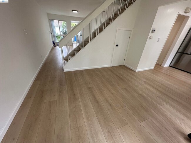 Building Photo - 157 El Dorado Common