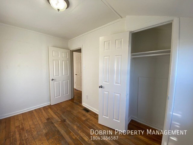 Building Photo - 527 Fritz St