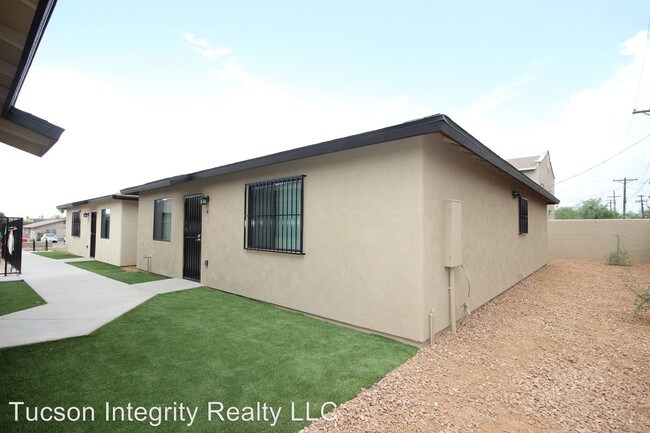 Building Photo - 720 E Lester St