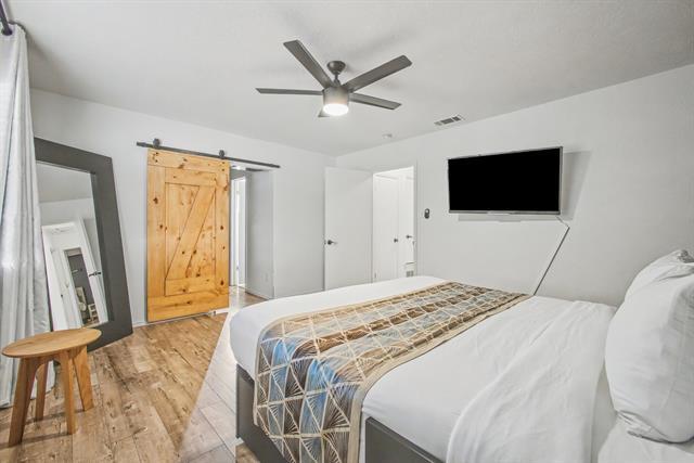 Building Photo - 913 Sandhurst Dr