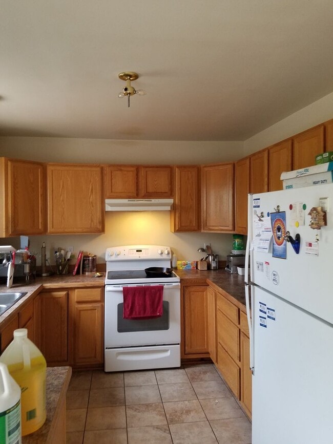 Building Photo - 4 bedroom 2 bath home in Bozeman with double attached garage