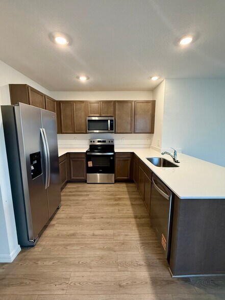 Building Photo - 32447 Weathered Oak Dr