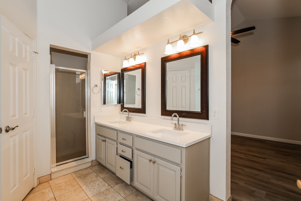 Building Photo - 707 W Mesquite St