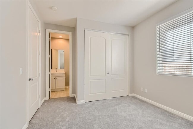 Building Photo - Gorgeous 4 Bd/4.5 Ba + Loft Home in 4S Ranch!!!