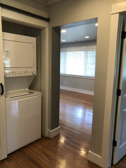 Optional second laundry area near second and third bedrooms - 20400 Church St