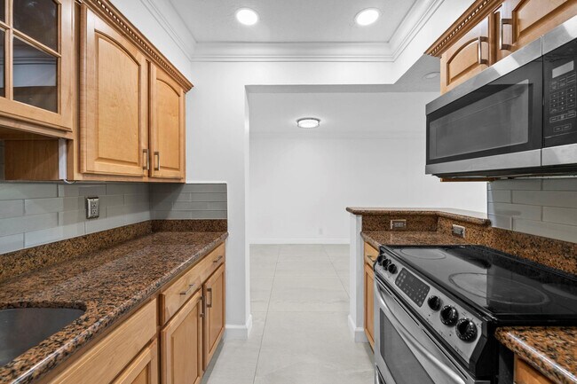 Building Photo - 1515 E Broward Blvd