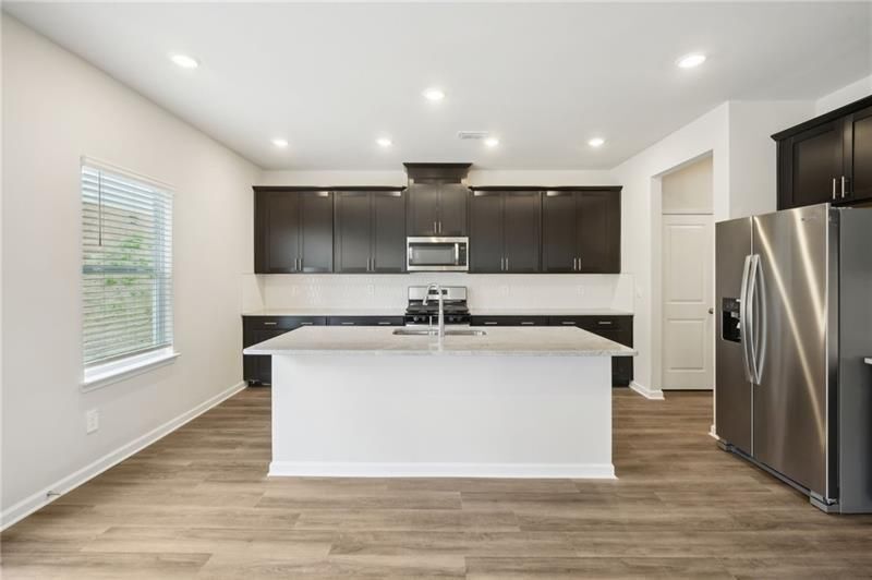 Building Photo - 26 Hemlock Ct