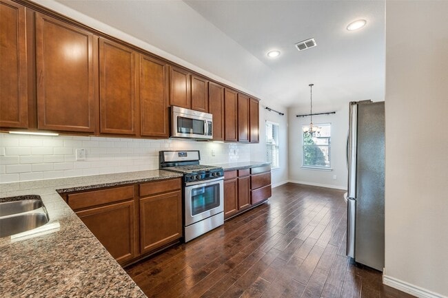 Building Photo - 3805 Weatherstone Dr