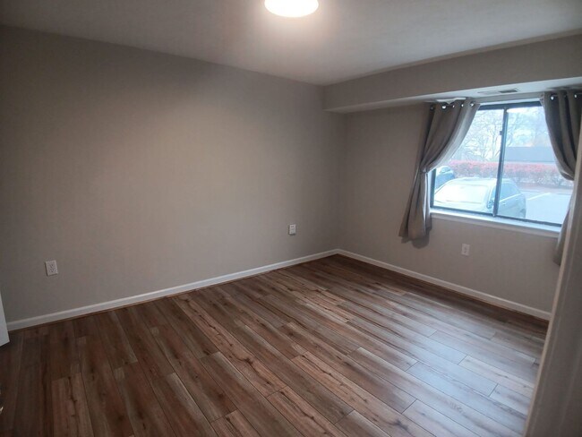 Building Photo - Blacksburg, 2 BR / 1 BA Available August 7th, 2026.