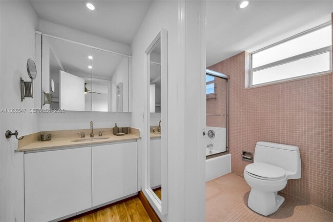 Building Photo - 555 Crandon Blvd