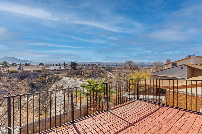 Building Photo - 150 Silver Shadow Dr