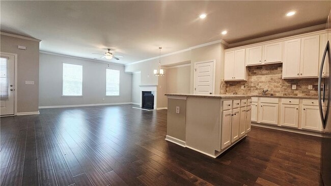Building Photo - 4414 Sunny Oak Ln