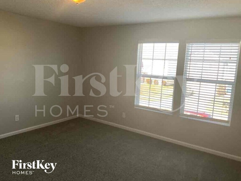 Building Photo - 12515 Teacup Way