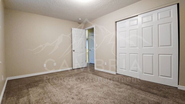 Building Photo - Lovely 4 BR Home in West Valley
