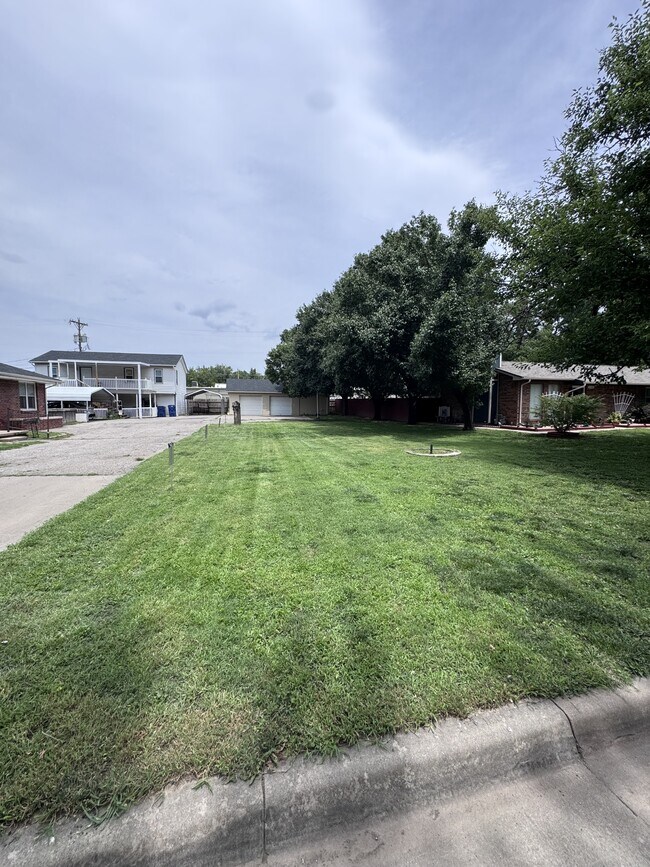 Building Photo - 3150 W Mentor Ave