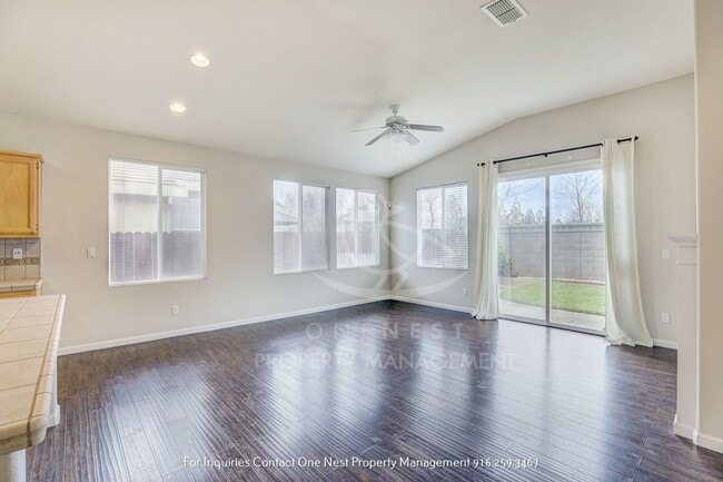 Building Photo - 3 bdrm 2 bthm single level home in Edgewater community