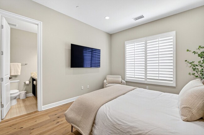 Building Photo - 55120 Autumn Valley Ct
