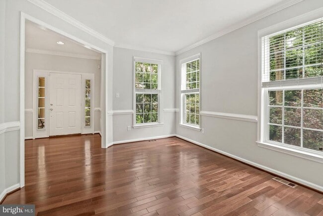 Building Photo - 6212 Lilac Bush Ln