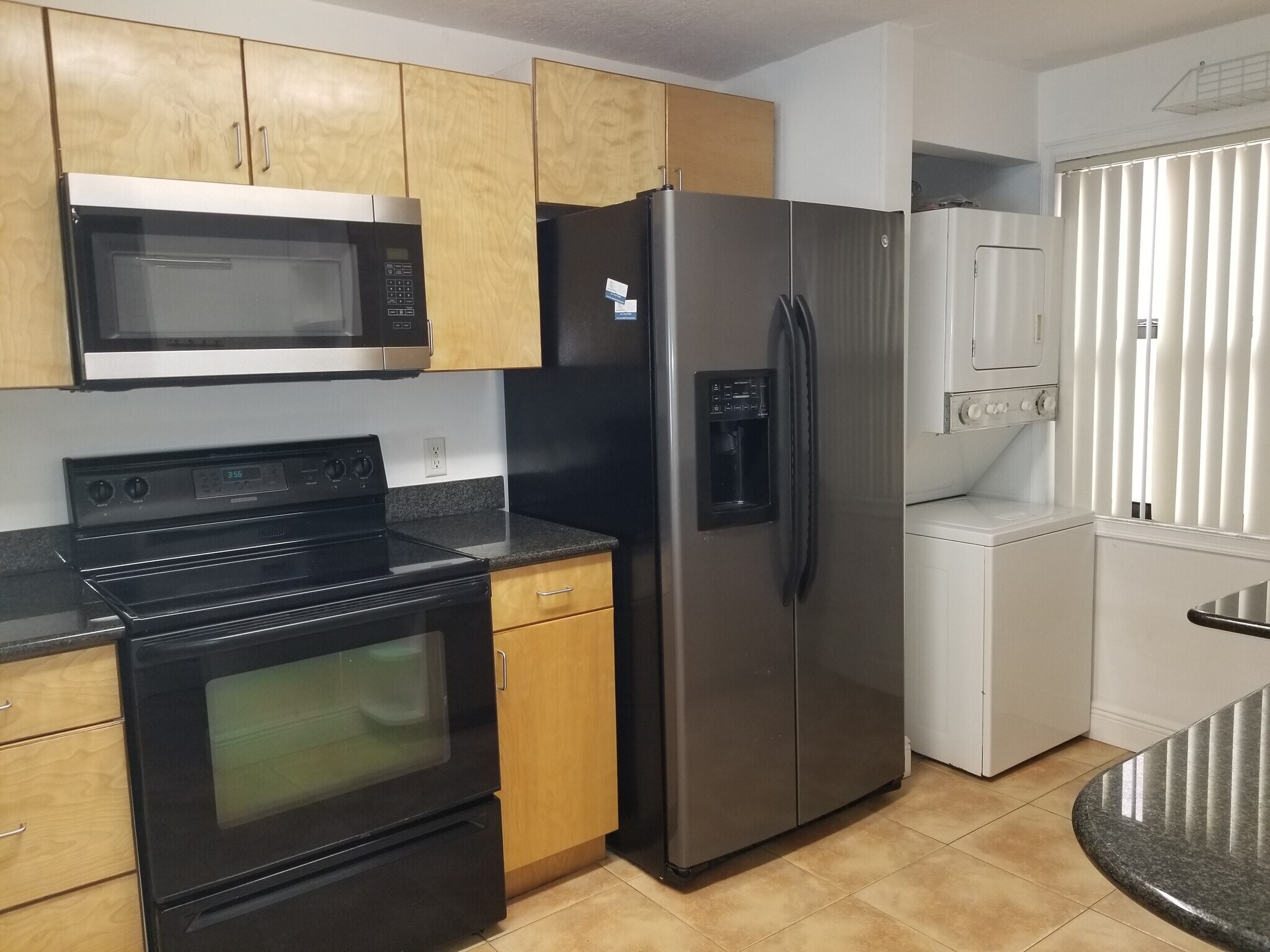 Building Photo - 430 Commodore Dr