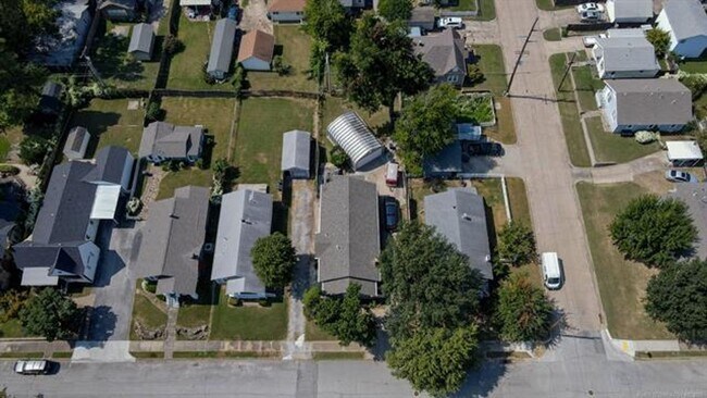 Building Photo - 1208 S Florence Pl