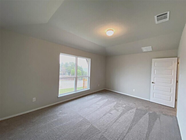 Building Photo - 20915 Oak Dale Dr