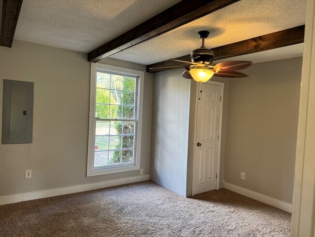 Building Photo - 2313 Lynn Rd NW