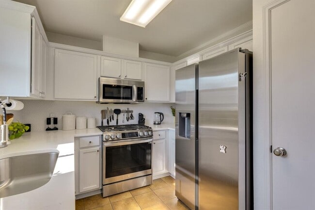 Building Photo - 507 Clear Spring Ln