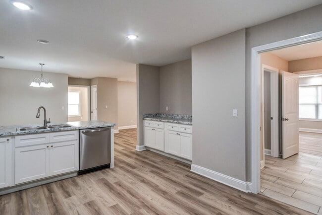 Building Photo - 182 Garden Gate Dr