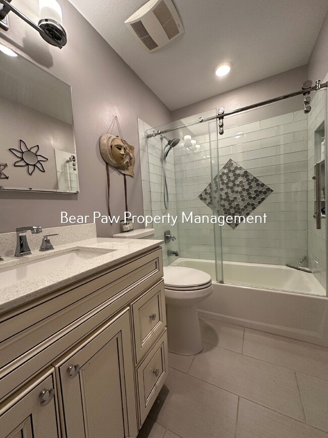 Building Photo - Charming 3-Bedroom Retreat with 2 Full Baths in Evergreen