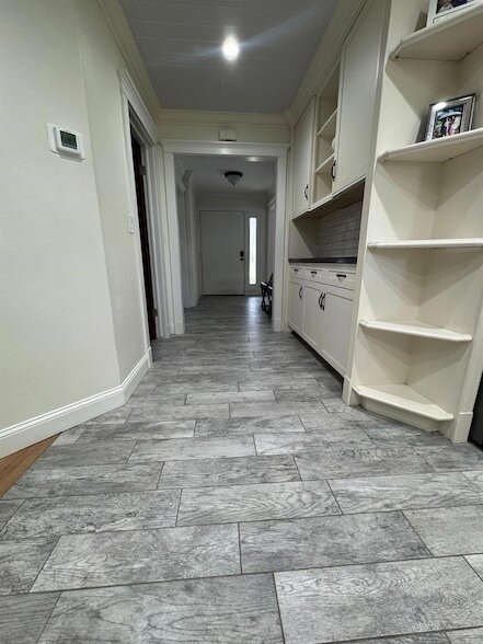 Building Photo - 581 Woodlawn Terrace