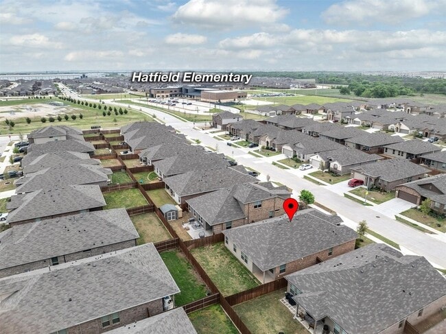 Building Photo - 825 Blackhorse Trl