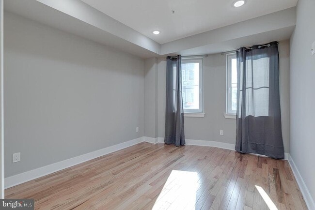 Building Photo - 2113 Master St