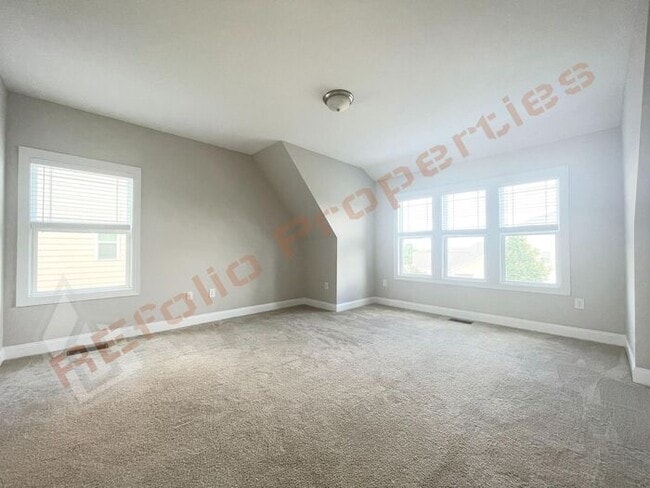 Building Photo - Lovely & Spacious 3 Bedroom, 2.5 Bathroom ...