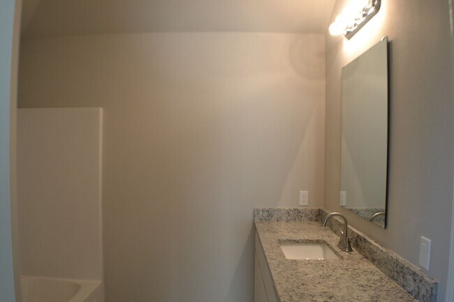 Building Photo - 3 bed 2 bath House for Lease in Sherman