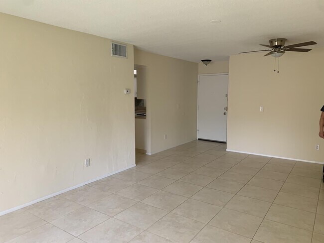 Building Photo - 1600 S Kanner Hwy