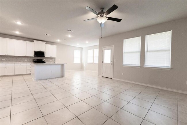 Building Photo - 7403 Albany Dr