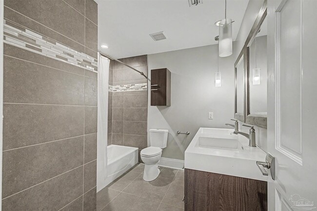 Building Photo - 42 Baybridge Dr
