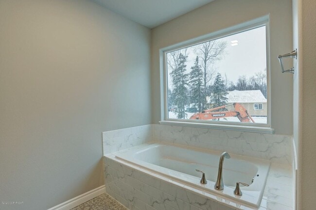 Building Photo - Live in luxury and style in this new, modern 4 bedroom home with upgraded everything, mountain vi...