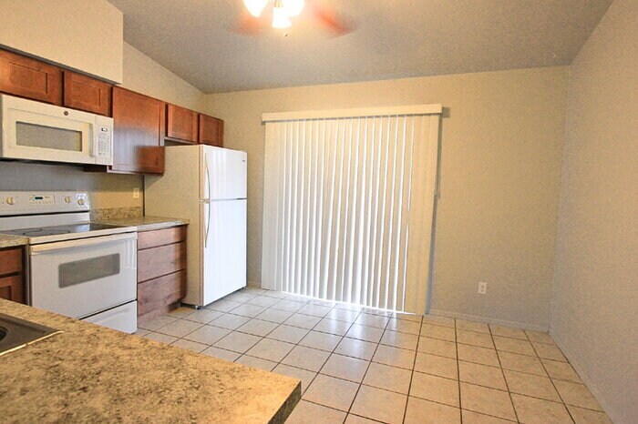 Building Photo - 4717 E Camino St