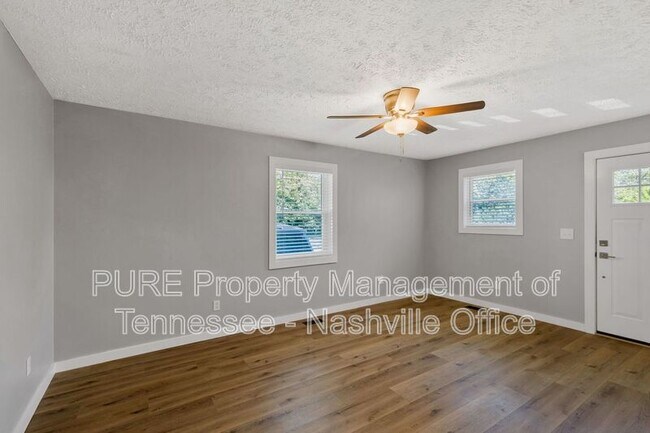 Building Photo - 622 Maplewood Ln
