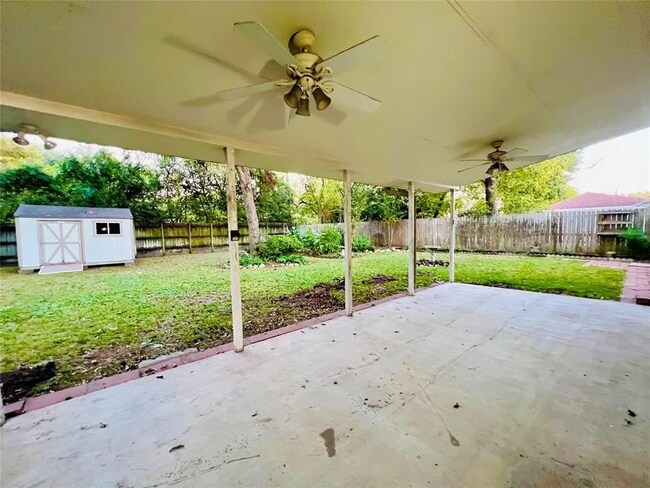 Building Photo - 7014 Woodfern Dr