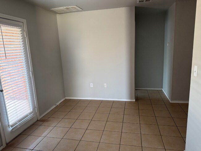 Building Photo - 501 N Brentwood Ave