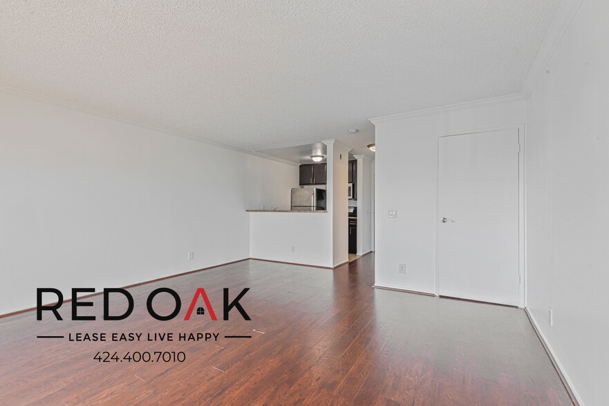 Building Photo - 1522 N Formosa Ave