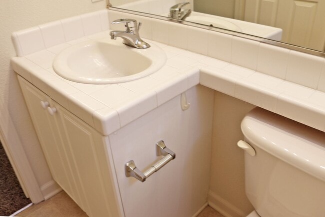 Building Photo - 3 Bedroom 2 Bathroom 1616 sq Ft in Wingfie...