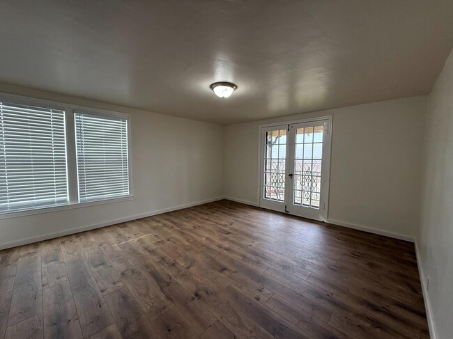 Building Photo - 10608 S Zediker Ave