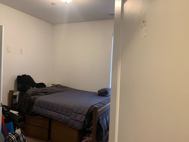 Interior Photo - 1536 N. Carlisle