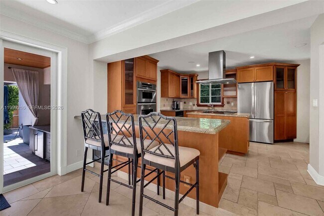 Building Photo - 1160 NE 98th St