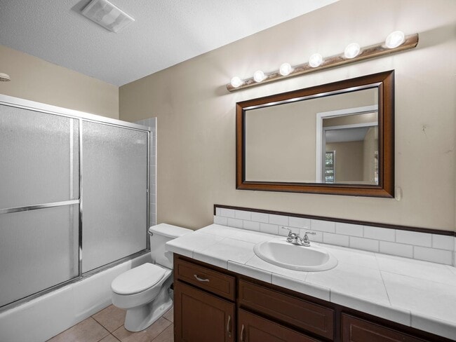 Building Photo - 3 Bedroom Golden Valley Home