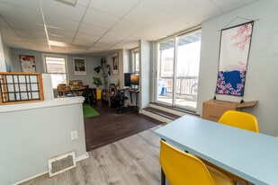 Building Photo - 165 Kendall Ave